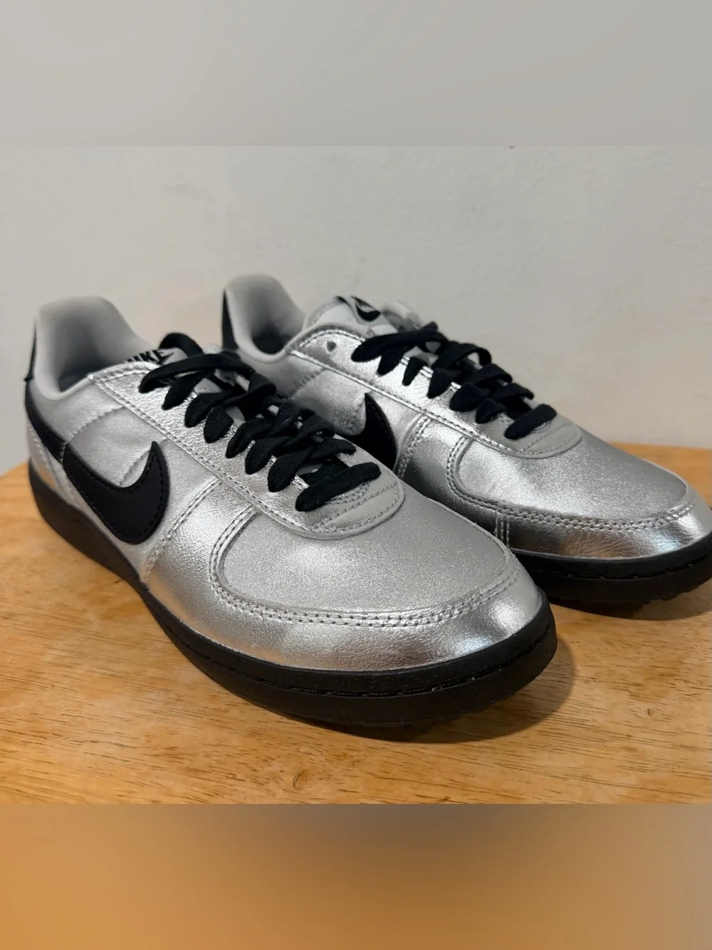 New - Nike Field women size US 8.5